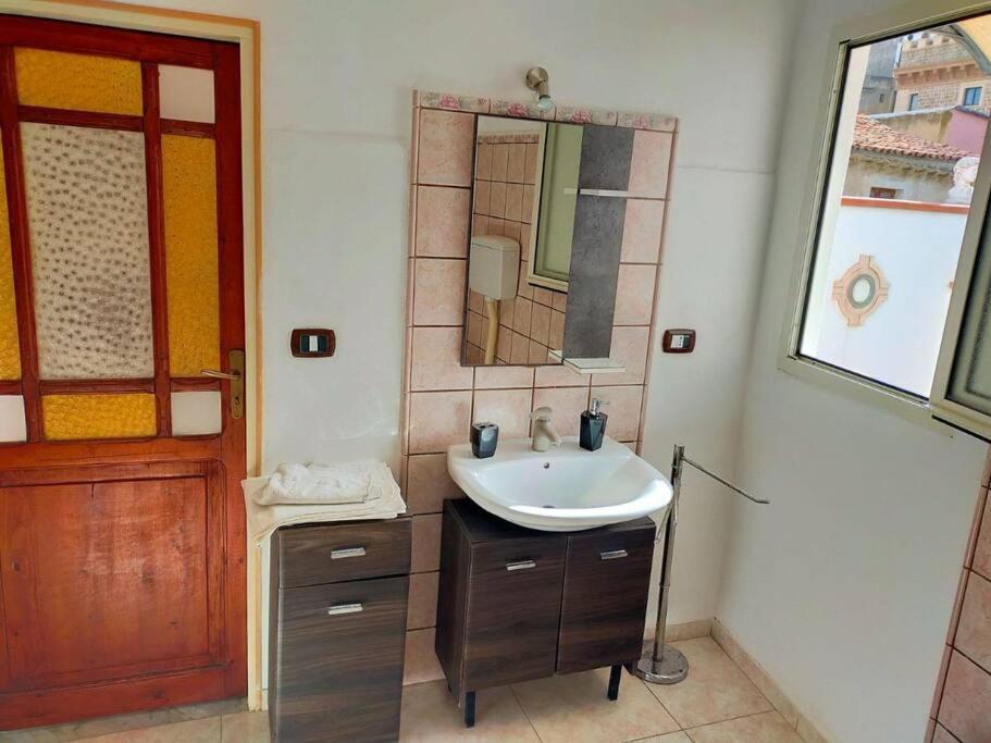 Casa Vacanza "Il Cortiletto" Sciacca Bagian luar foto